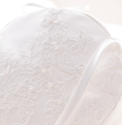 Rund brudeveske Ivory sateng og blonde T6
