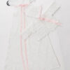 Nydelig Dåpskjole i hvitt bomulls garn og lyserosa sløyfebånd. Utrolig vakker heklet dåpskjole. Kjolen har korte armer