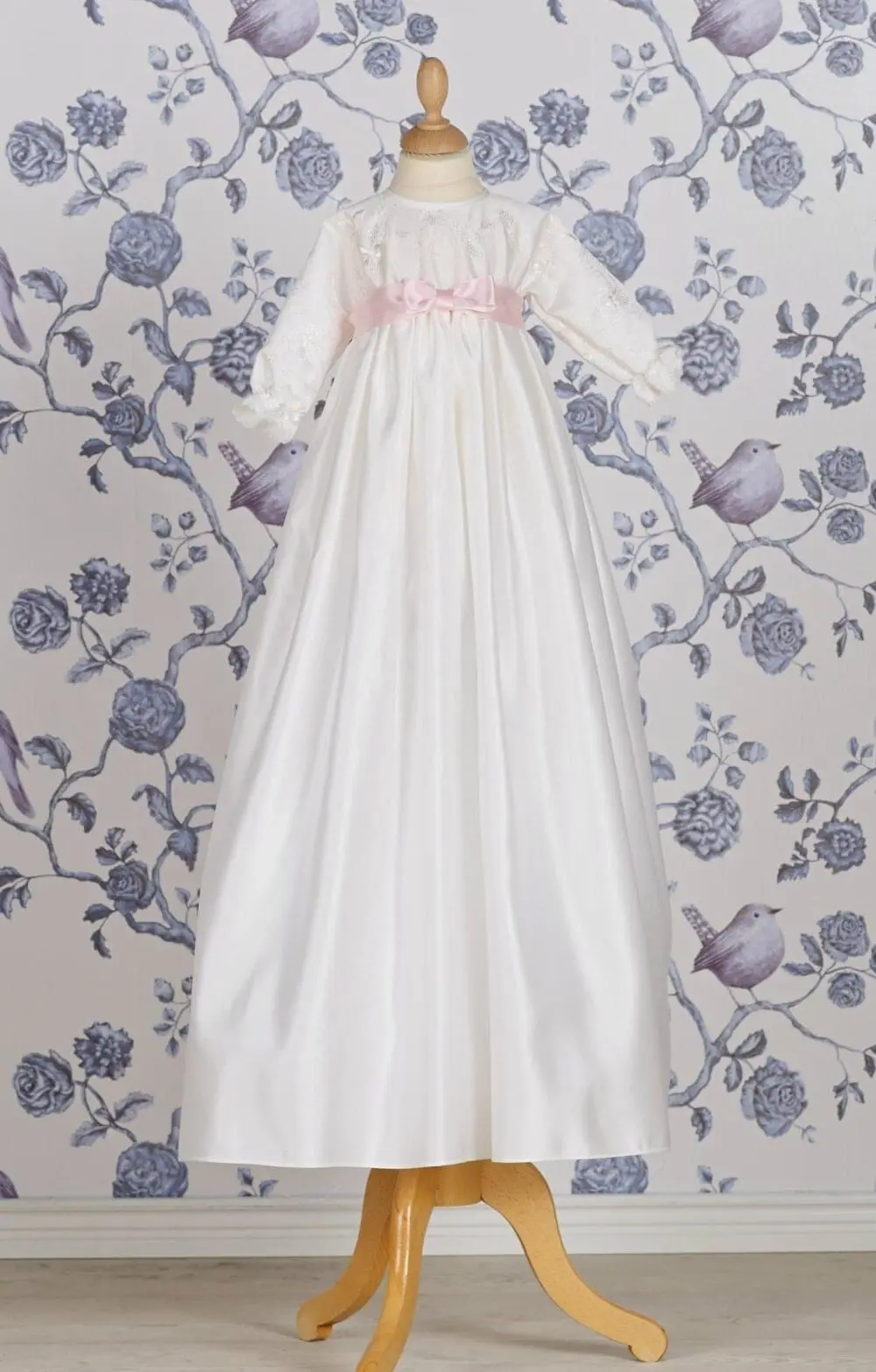 Ivory Dåpskjole med blondebroderinger 6038 - Bilde 2