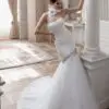 tyllbrudekjole i ettersittende snitt. Hele brudekjolen er i plissert tyll. Havfruesnitt brudekjole med tyll Eternity Bride - ABELONE.NO